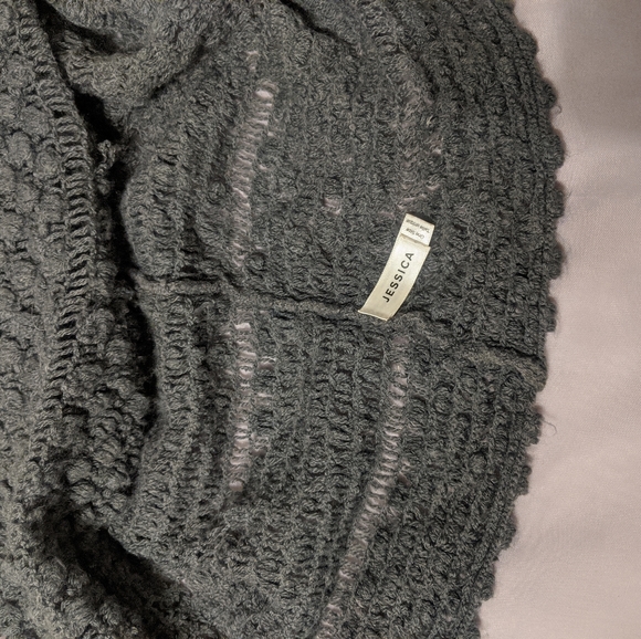 Grey knit Infinity scarf - Picture 2 of 3